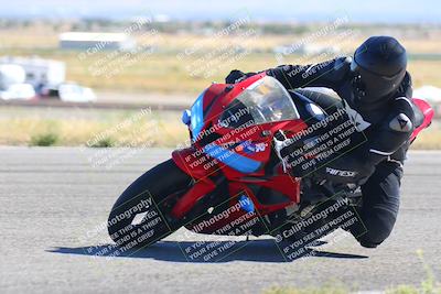 media/Oct-15-2023-TrackXperience (Sun) [[85198ff50b]]/Group 2/session 4 turn 3/